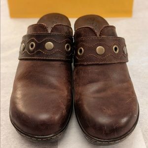 boc clogs with detailed stitching and grommets